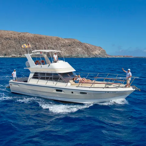 yacht